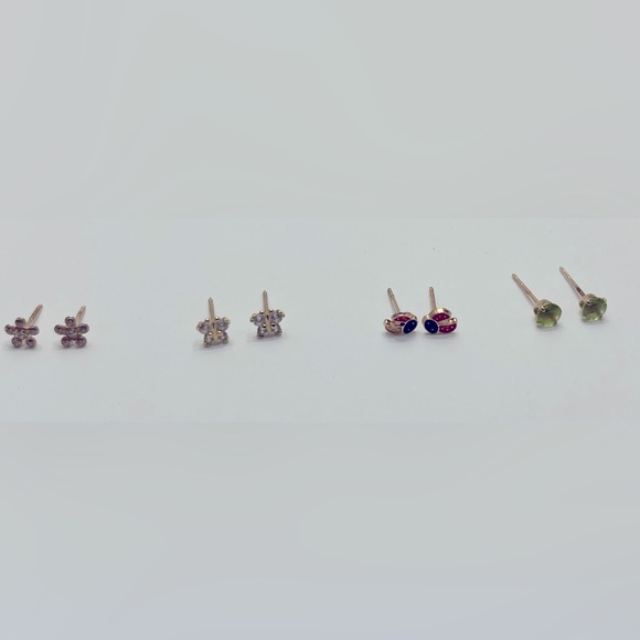 10k gold children’s earrings - Picture 1 of 2